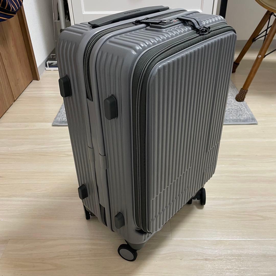 イノベータースーツケース　inv50 38ℓ 機内持ち込み