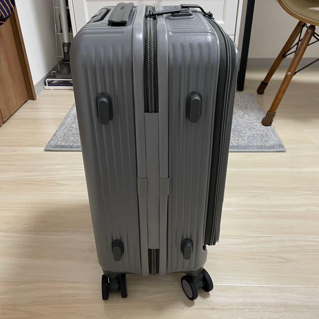 イノベータースーツケース　inv50 38ℓ 機内持ち込み