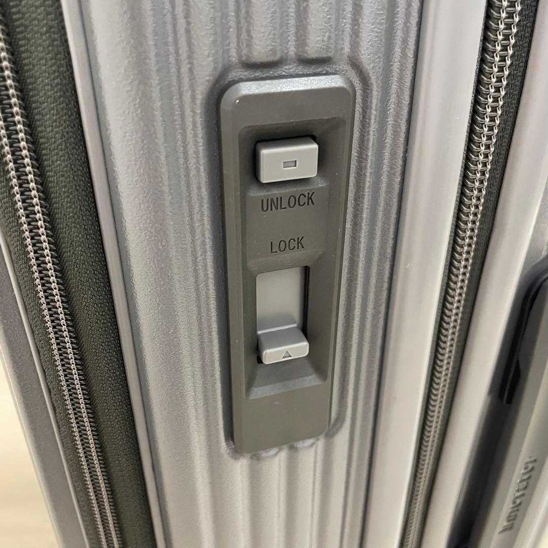 イノベータースーツケース　inv50 38ℓ 機内持ち込み