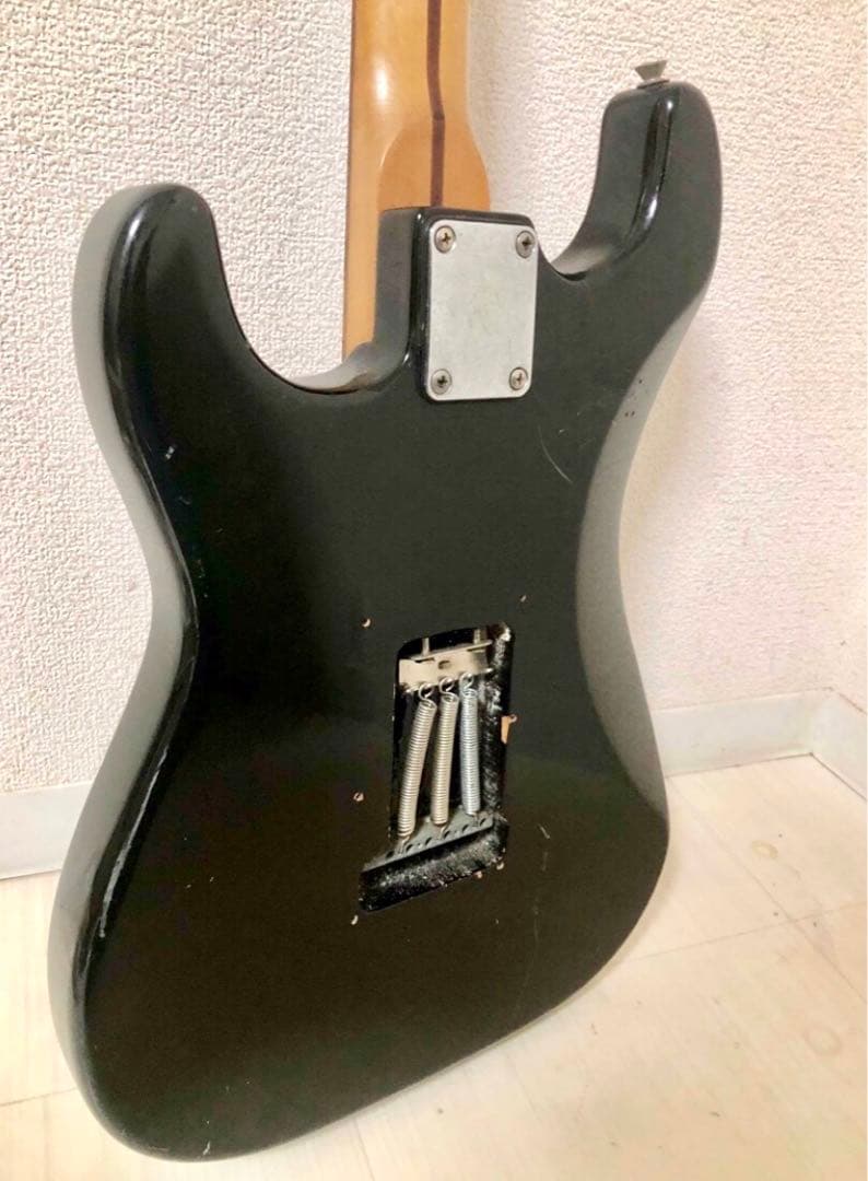 激シブ！レリック加工のヴィンテージ風ストラット￼タイプエレキギター　メーカー不明