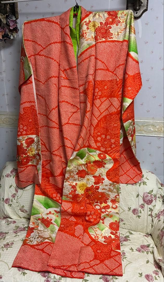 豪華振袖 駒刺繍 絞り 草花紋 正絹 逸品