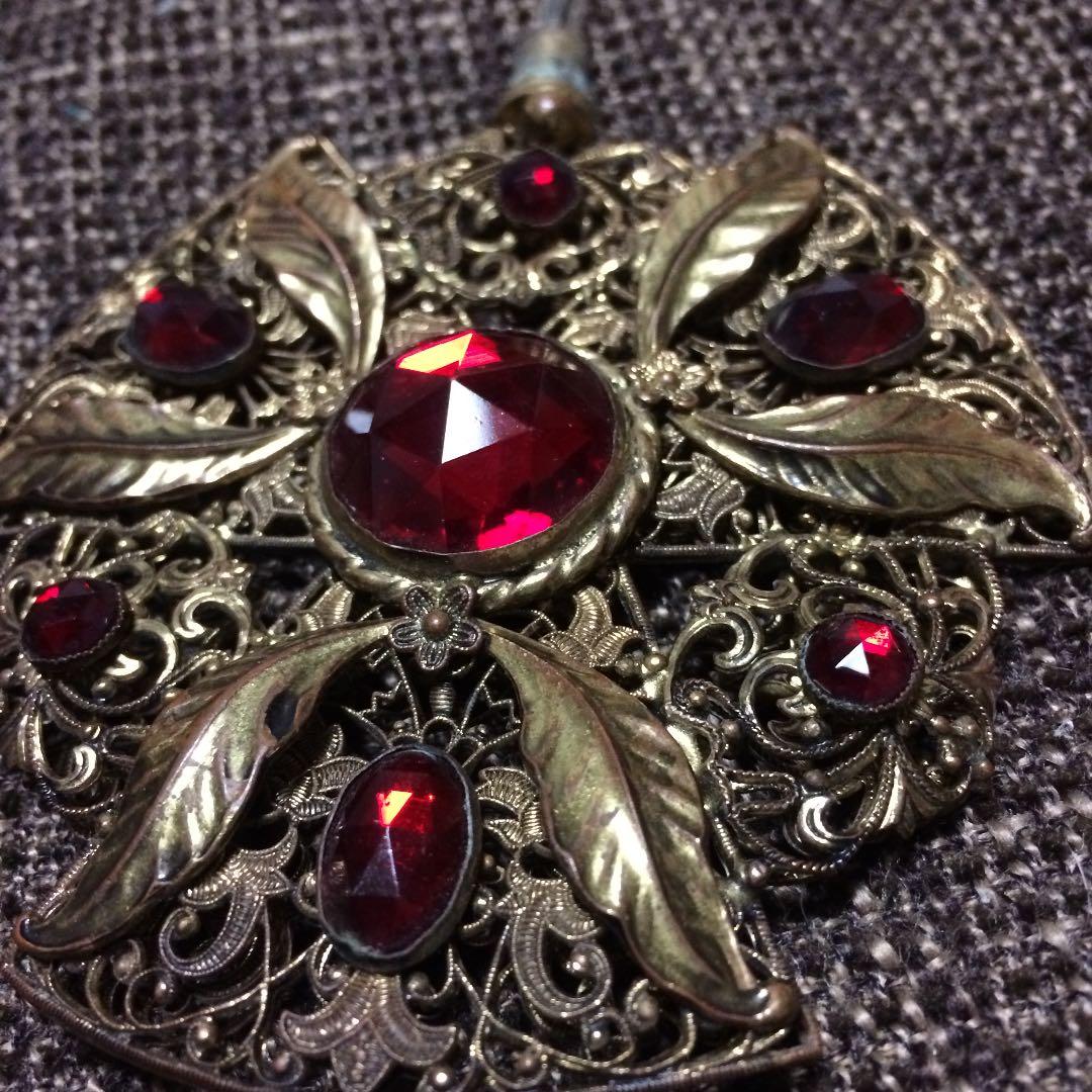 エイジャの赤石？イタリアアンティーク  ジョジョの奇妙な冒険？ 戦闘潮流