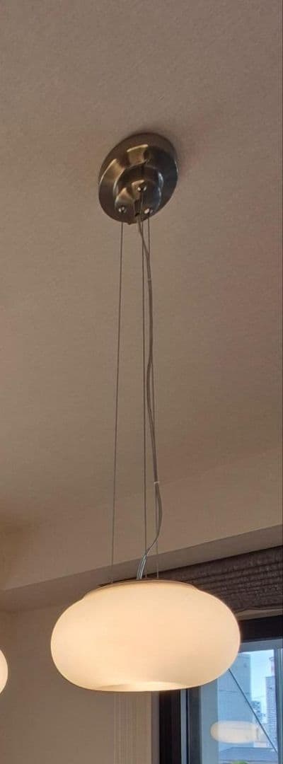 ホワイトガラスペンダントライト 1点 2020年製 B-2505TL12