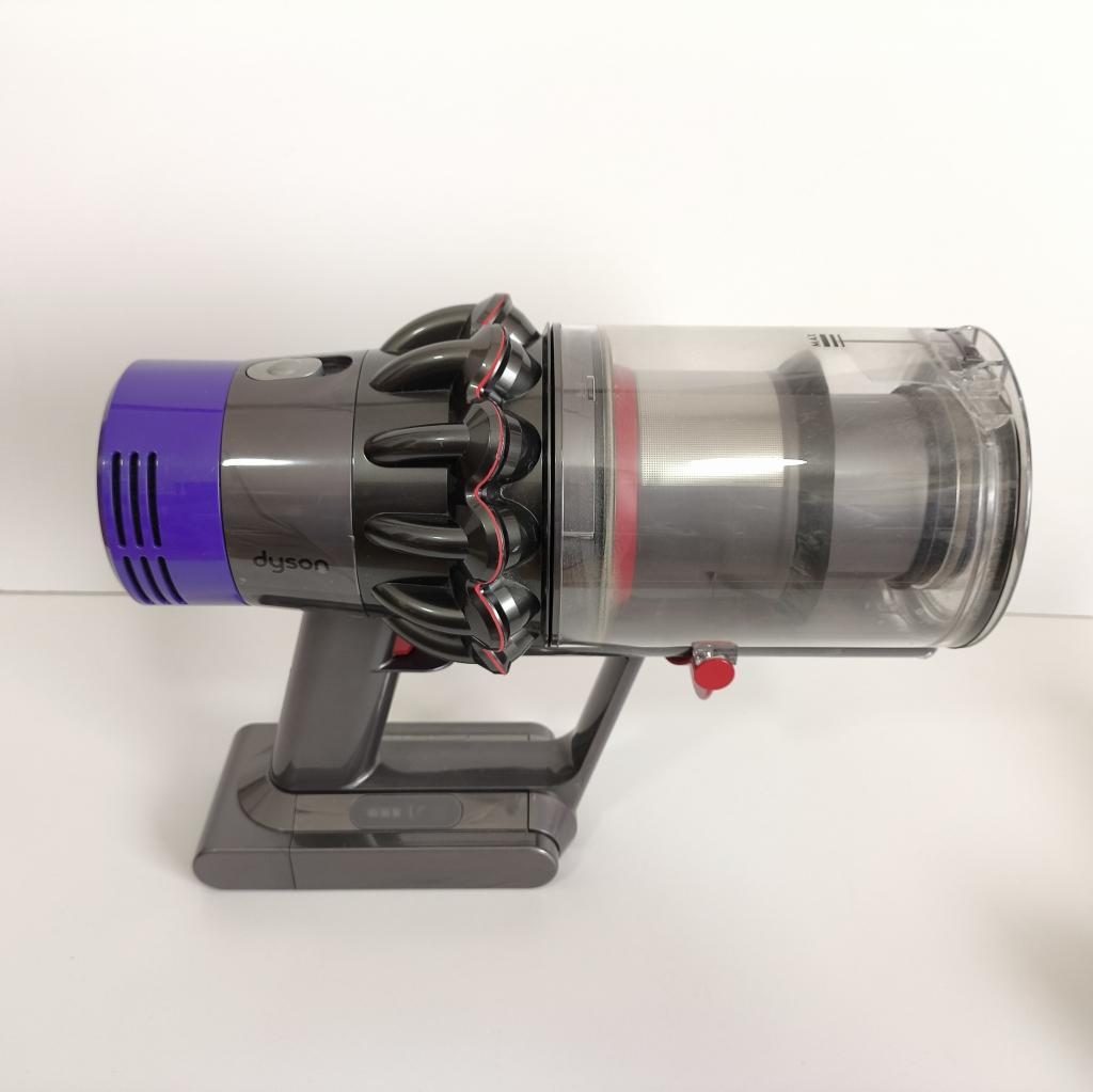 すぐ使える　ダイソン SV12 サイクロン掃除機 本体と付属品 No37