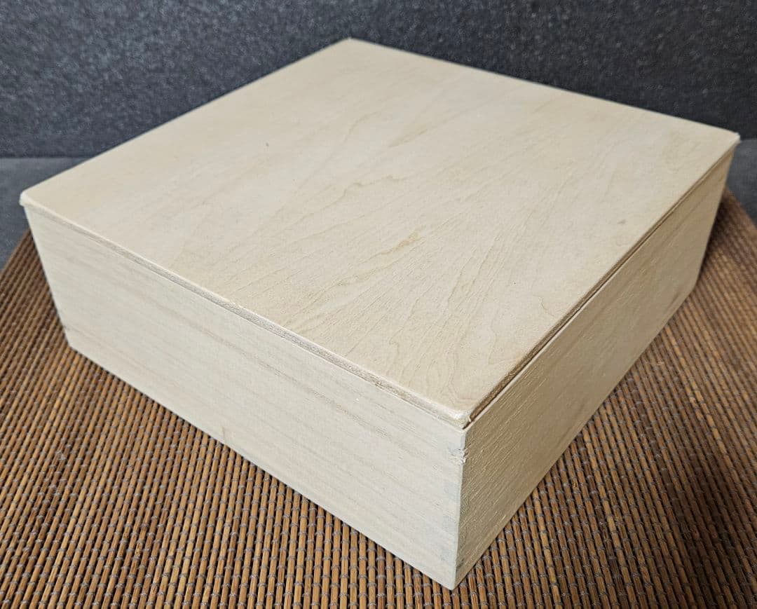 中国美術　中国陶磁器　磁州窯　堆線文様　碗　茶碗　鉢　菓子器　茶道具　陽刻鎬手