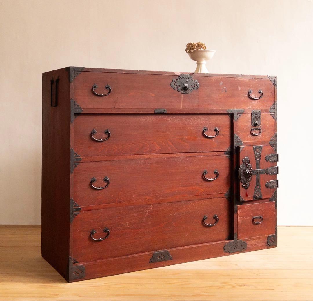 和箪笥　漆薄塗り紅　大ぶり　4段　無垢　収納棚　古道具　古家具　アンティーク