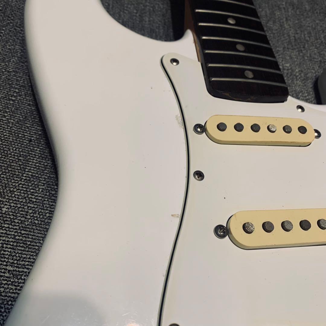 Squier by Fender Affinity ストラトキャスター 白