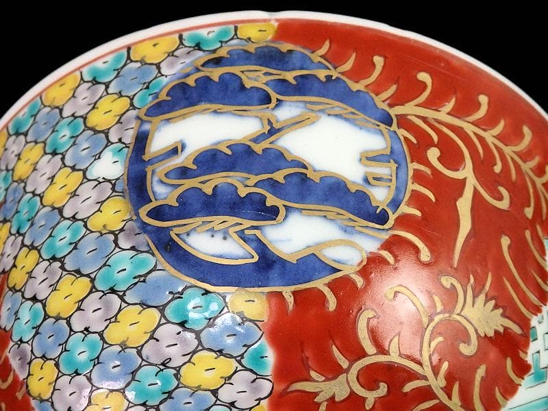 古伊万里　紗綾形紋に金唐草　丸紋に松竹梅の図　大振蓋茶碗　E807AS-CNy