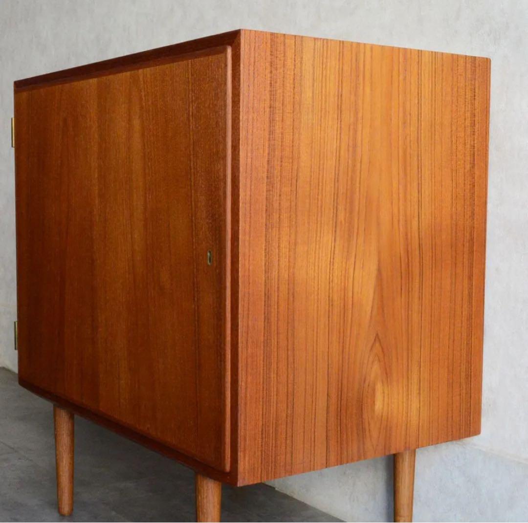 Poul Hundevad ヴィンテージ チーク キャビネットミッドセンチュリー