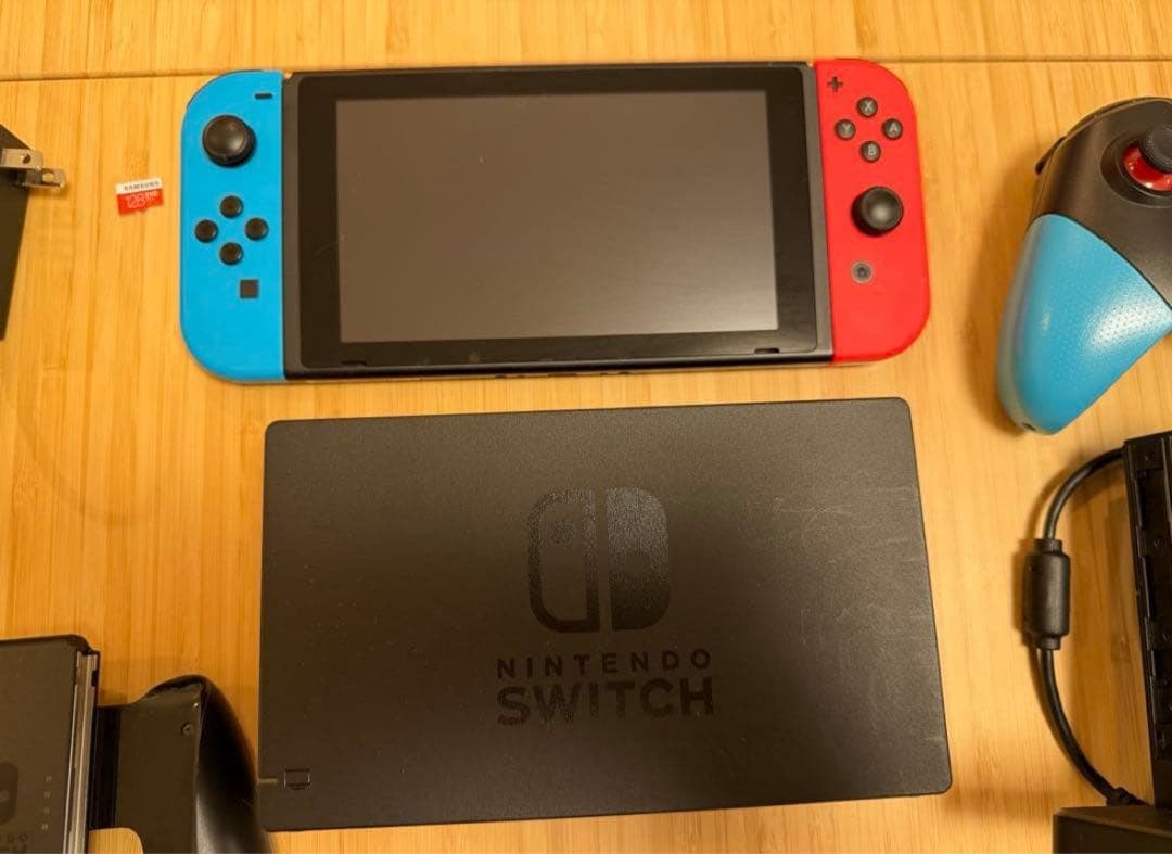 Nintendo Switch本体 （オマケあり・Joy-Conのみジャンク）