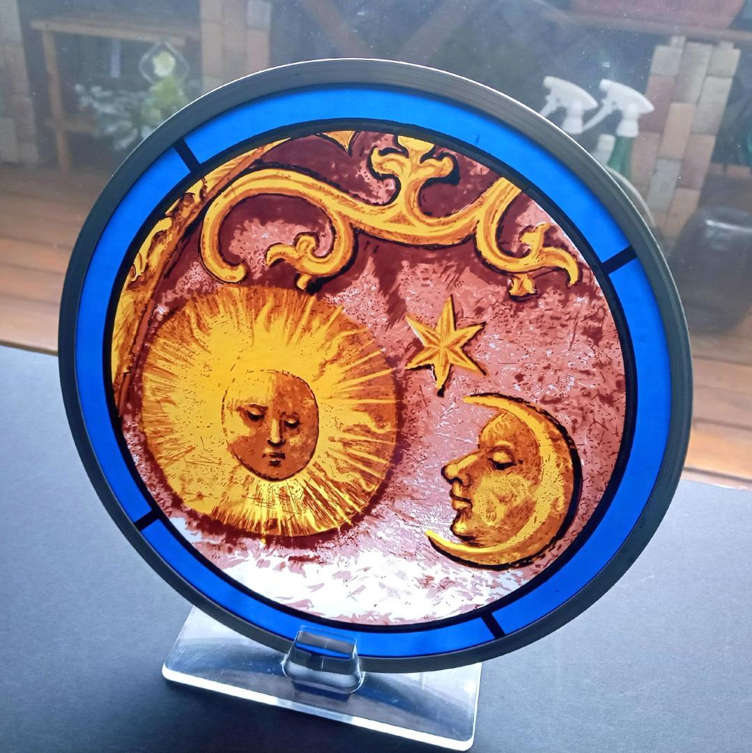 ニューヨーク メトロポリタン美術館ステンドグラス 太陽と月 グラスマスターズ社