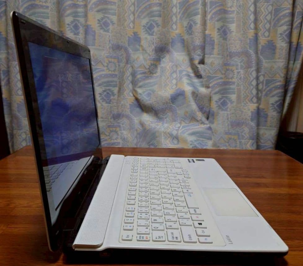 値下げ！ NEC LAVIE 15.6型ワイド画面 PC-NS700AAW 中古