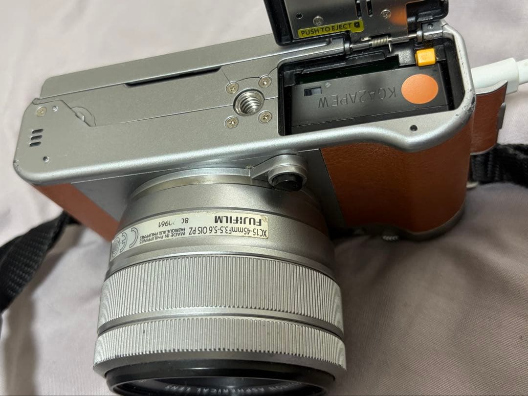 Fujifilm X-A5 ミラーレスカメラ 15-45mmレンズ付き