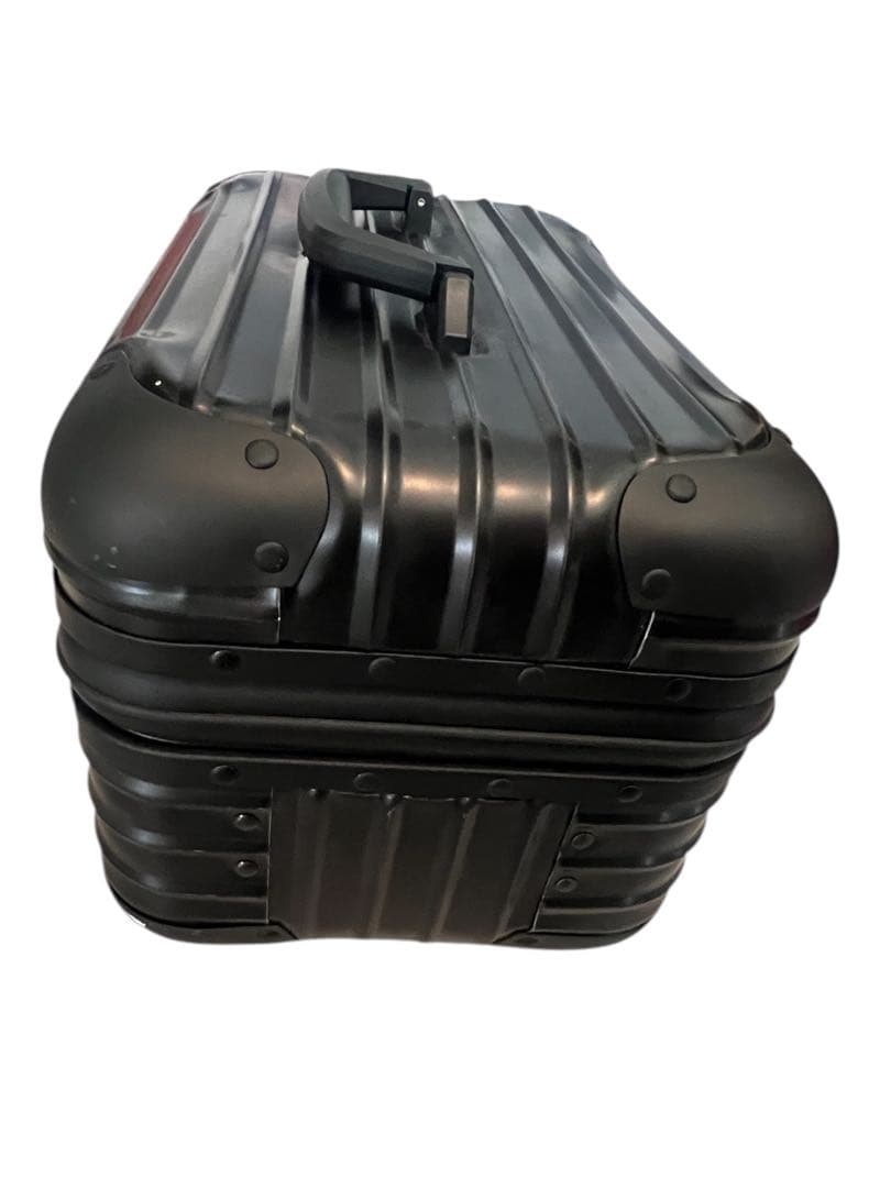 RIMOWA リモワ　トパーズ　ステルスビューティーケース　11L 黒