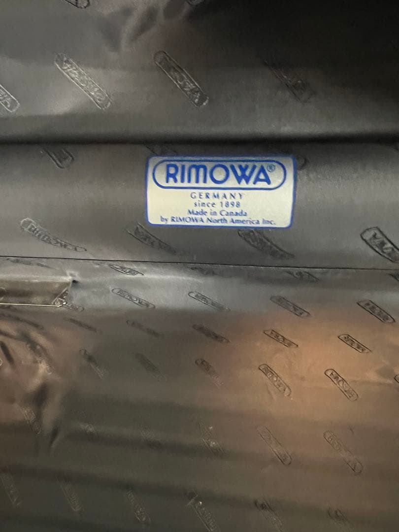 RIMOWA リモワ　トパーズ　ステルスビューティーケース　11L 黒