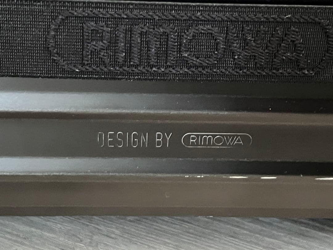 RIMOWA リモワ　トパーズ　ステルスビューティーケース　11L 黒