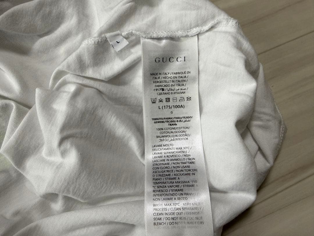 GUCCI ホワイト Tシャツ ロゴプリント