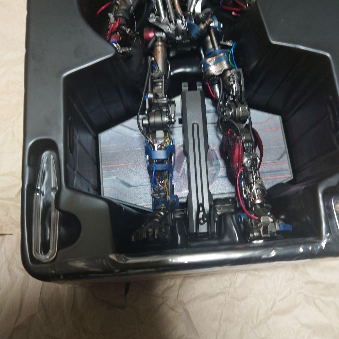 ホットトイズ　ウルトロン　アベンジャーズ　エイジ・オブ・ウルトロン　フィギュア