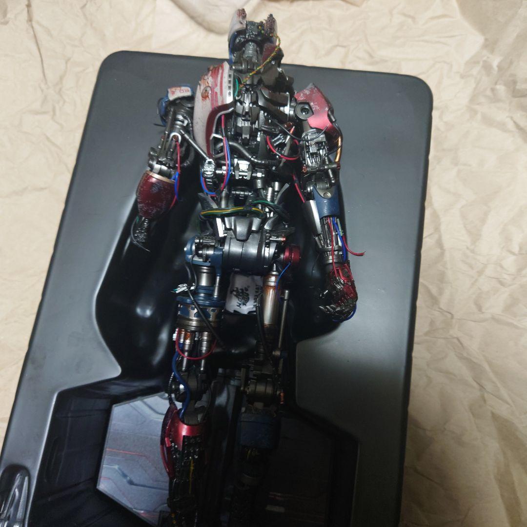 ホットトイズ　ウルトロン　アベンジャーズ　エイジ・オブ・ウルトロン　フィギュア