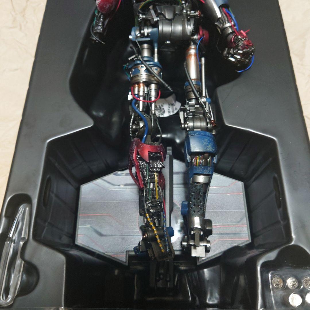 ホットトイズ　ウルトロン　アベンジャーズ　エイジ・オブ・ウルトロン　フィギュア