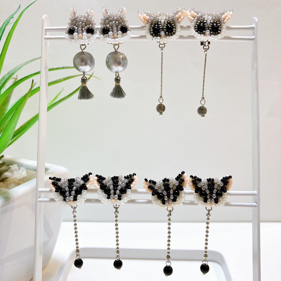 専用★ビーズ刺繍ピアス　ハンドメイドピアス　動物モチーフ　アニマルピアス