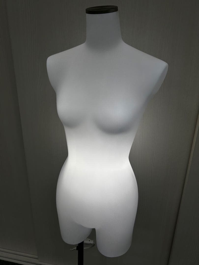 【超美品】 婦人トルソー 内照式 LED ベースあり 9号
