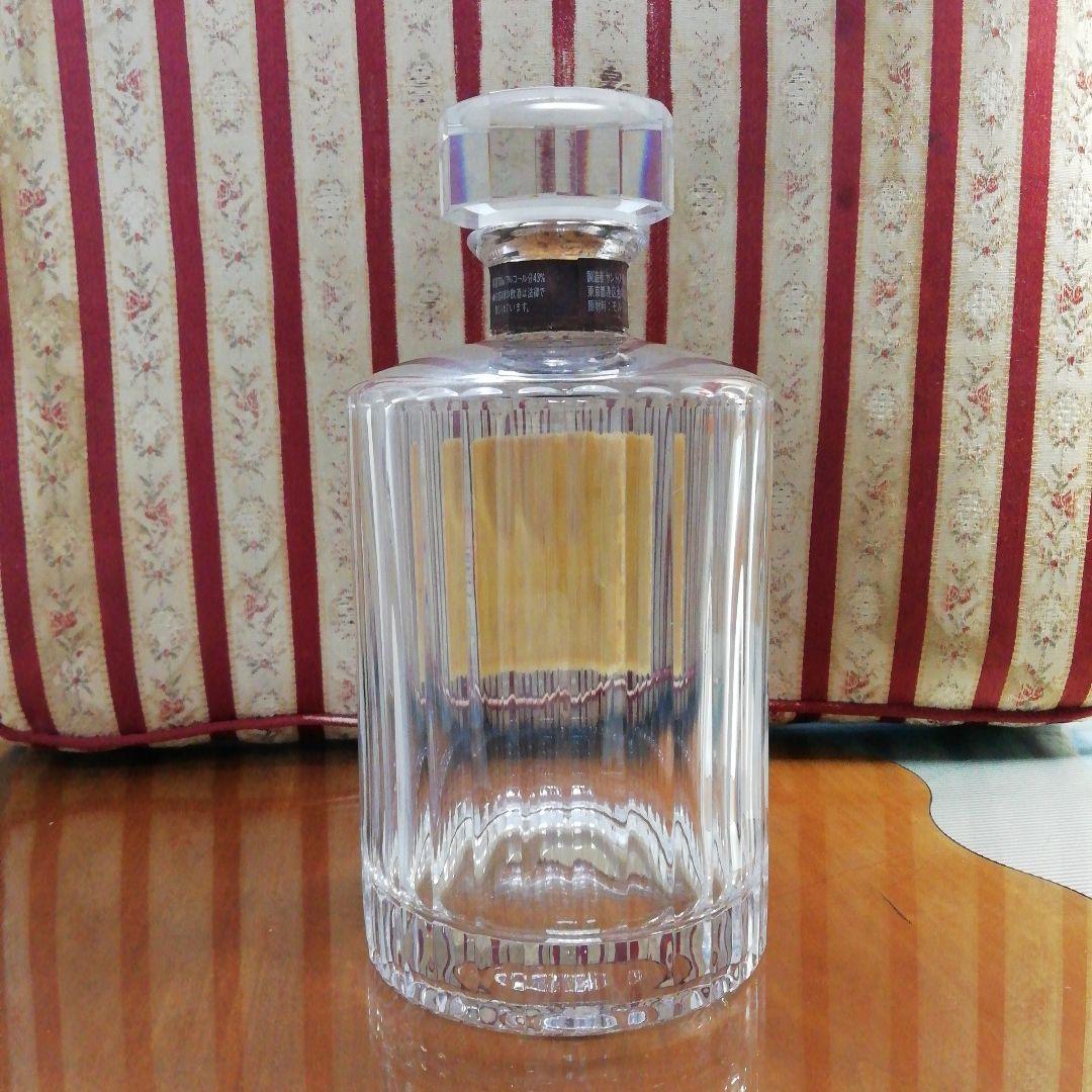 ★「響30年」　重厚なボトルデザイン★