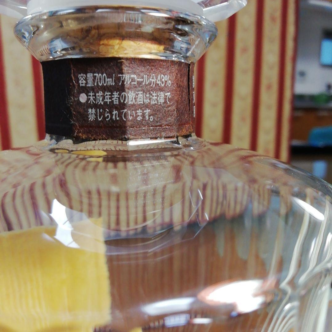 ★「響30年」　重厚なボトルデザイン★