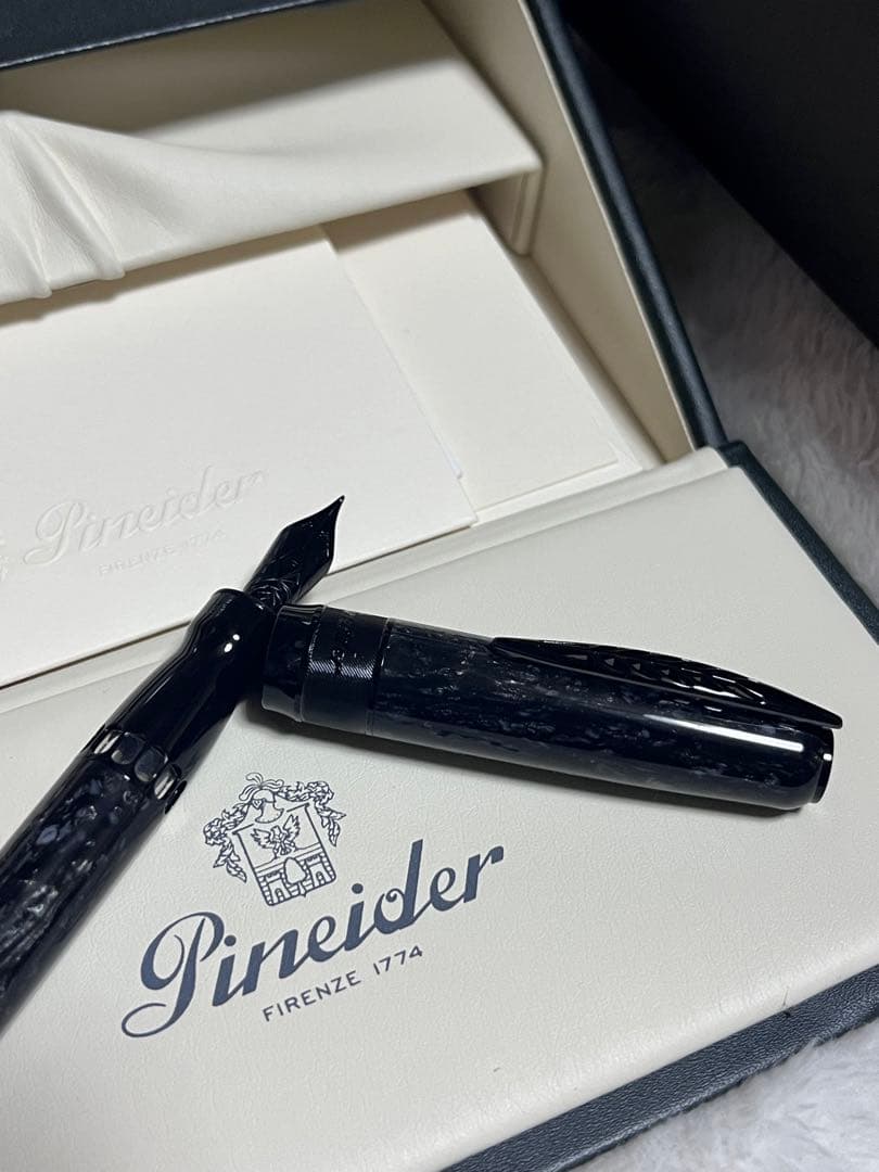 新品未使用 ピナイダー ラ グランデ ベレッツァ ロック 万年筆 グレー EF