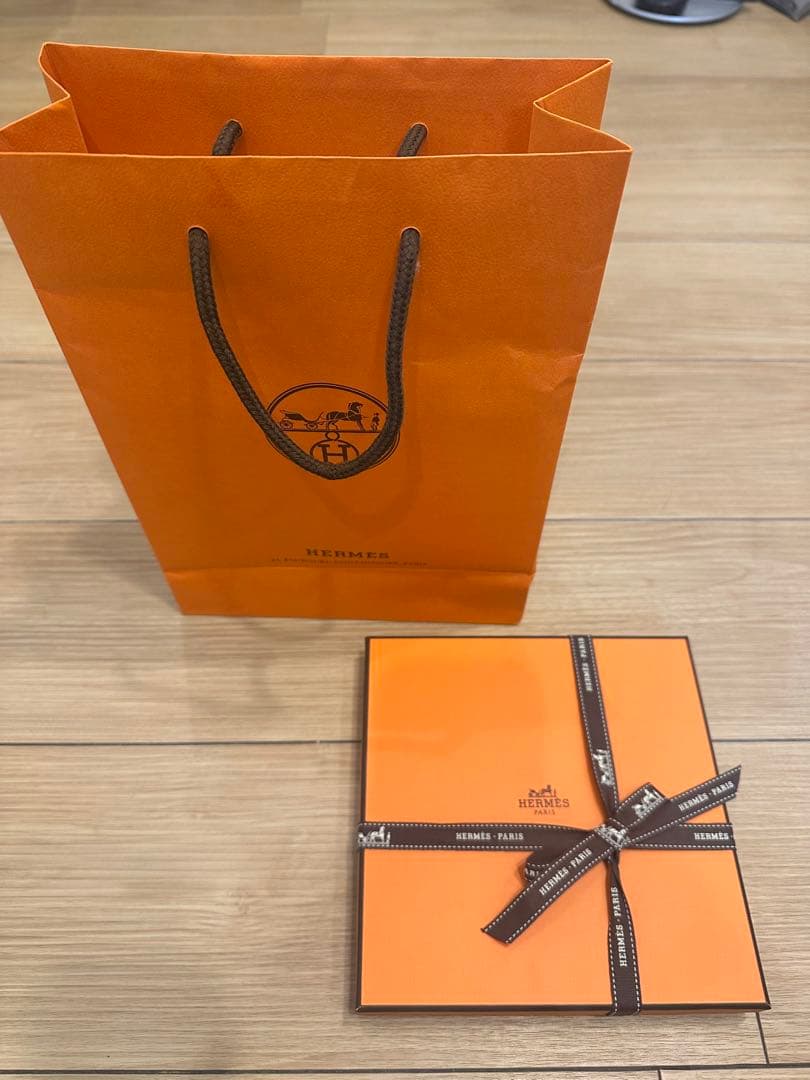 HERMES オレンジ タオルハンカチ ギフトボックス付き　エルメス