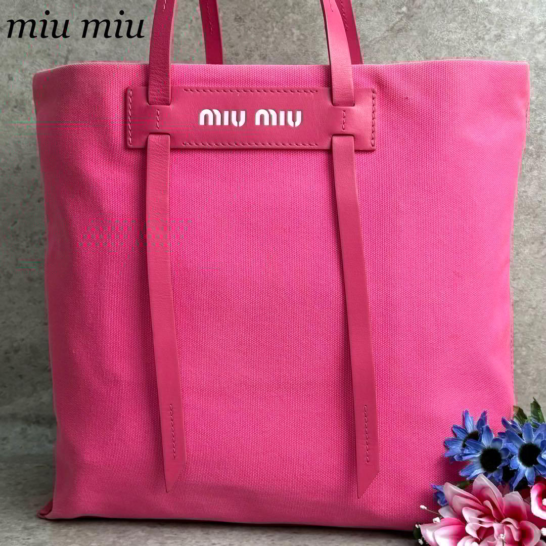 ✨希少品✨ ミュウミュウ トートバッグ 現行 デカロゴ A4収納 ピンク色