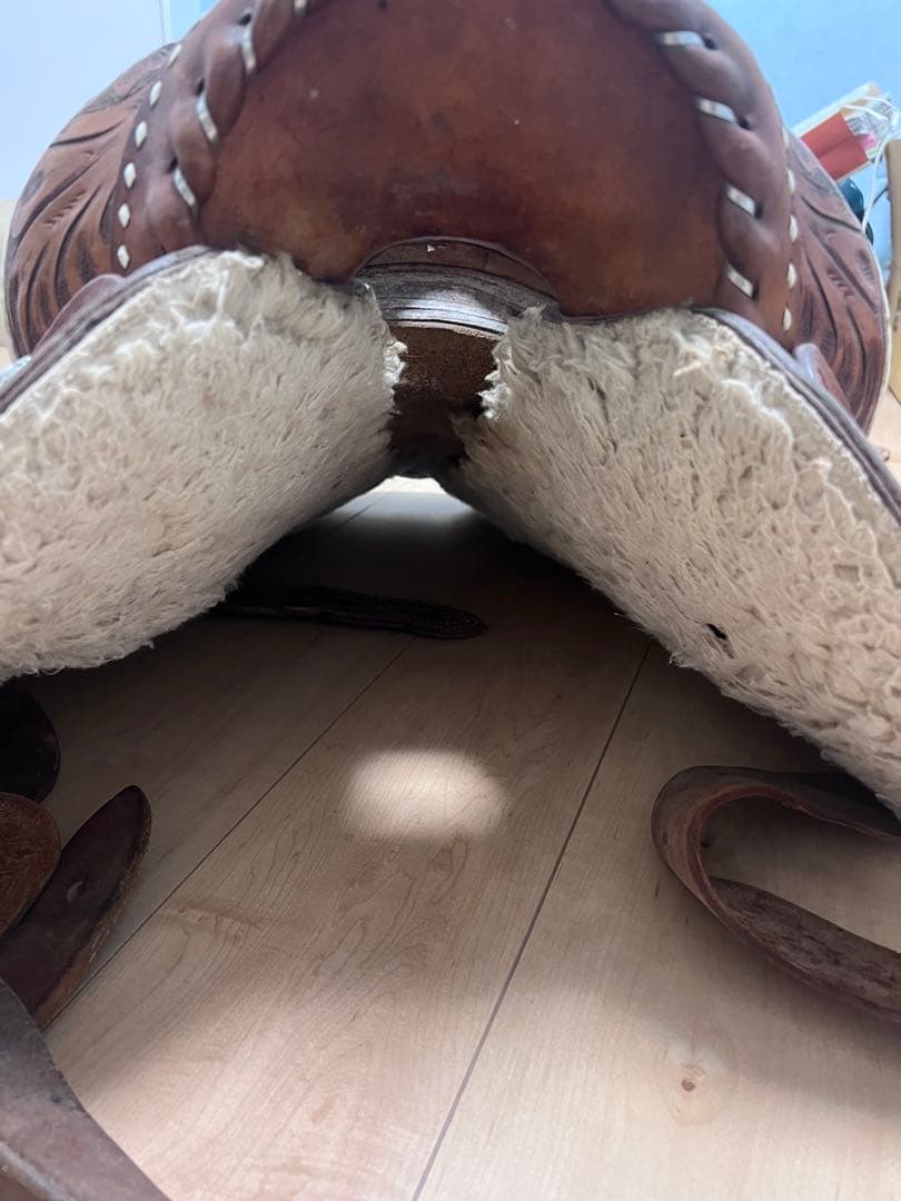 ブラウンレザーウエスタン鞍　アメリカ雑貨　乗馬　カウボーイ