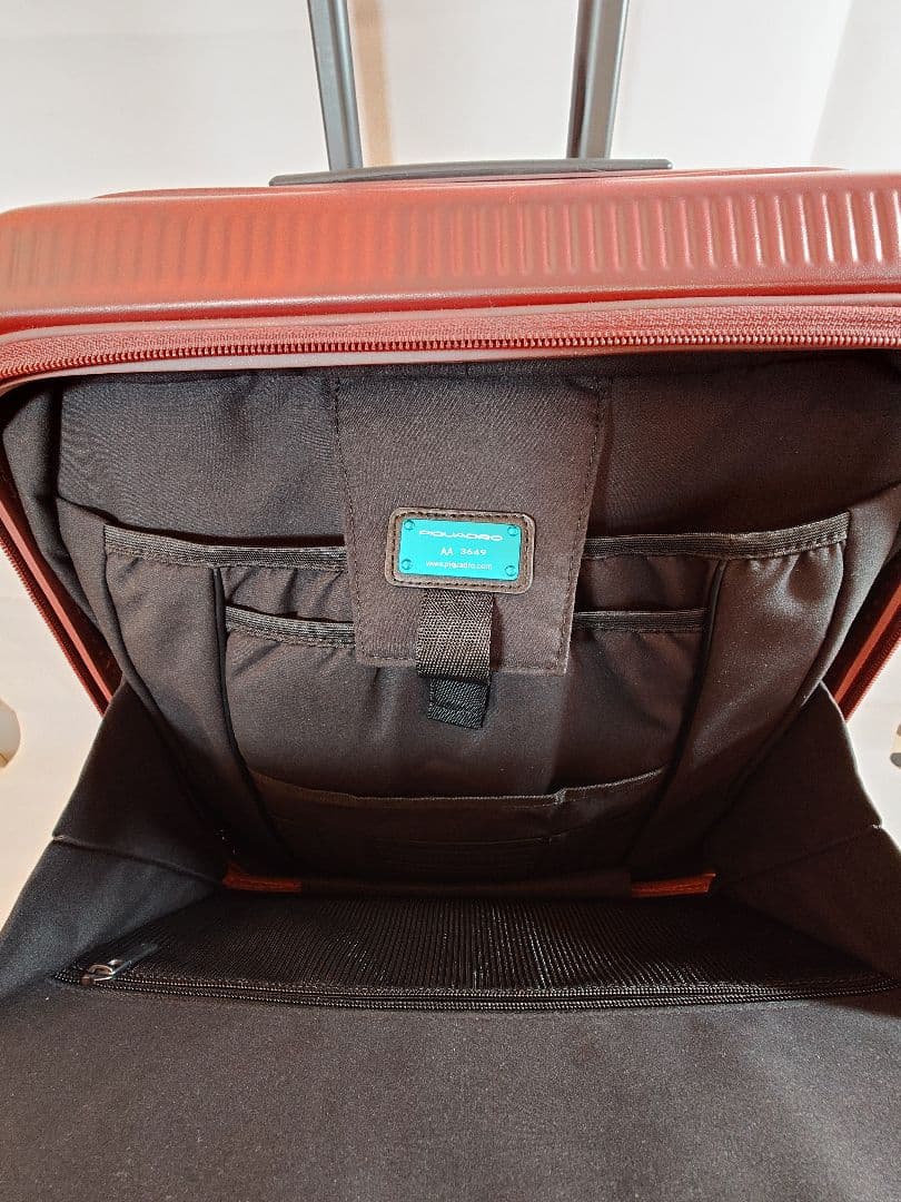 【新品・未使用】PIQUADRO キャリーケース