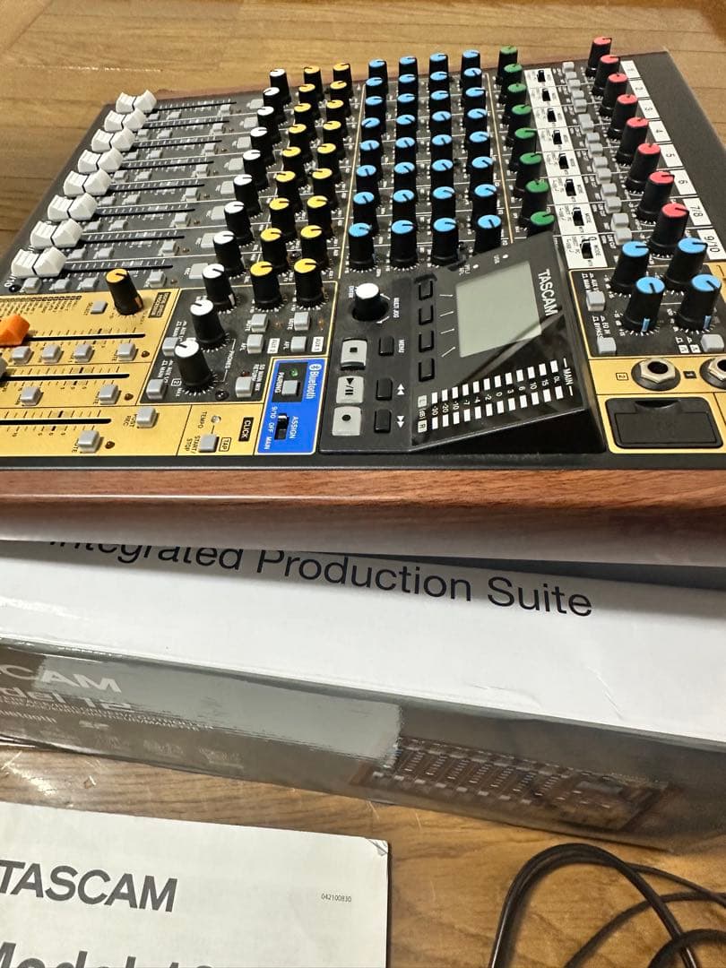 TASCAM Model 12 マルチトラックレコーダー