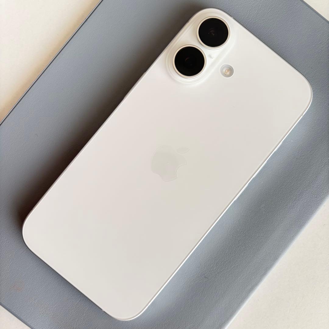 【傷なし美品】iPhone16 ホワイト 128GB SIMフリー ケース付き