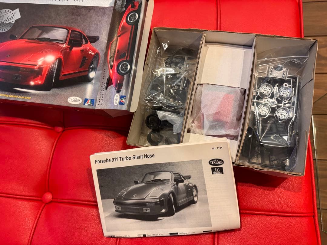1/24Testors×Italeri）ポルシェターボ スラントノーズ未組立品