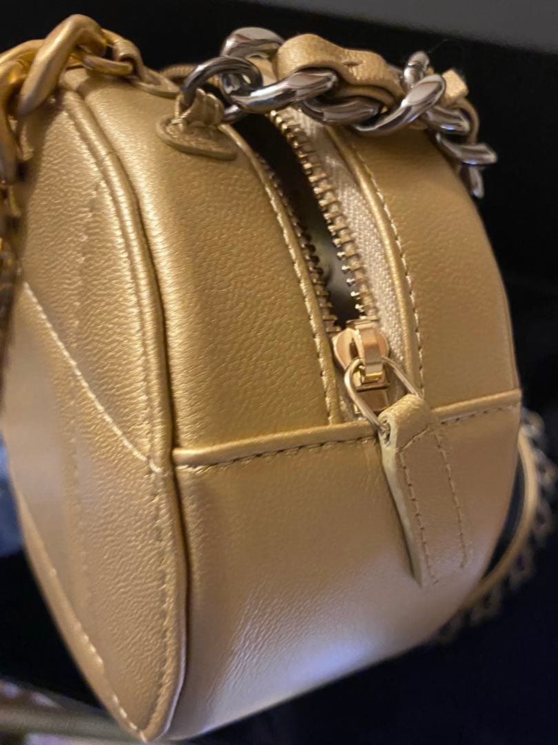 CHANEL ゴールド ココマーク ラウンド　ショルダーバッグ百貨店購入美品です