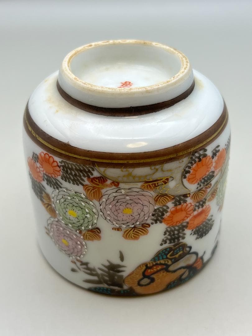 【海】九谷焼 高級金彩色絵花草文 茶杯 細密手描 金襴手 煎茶道具