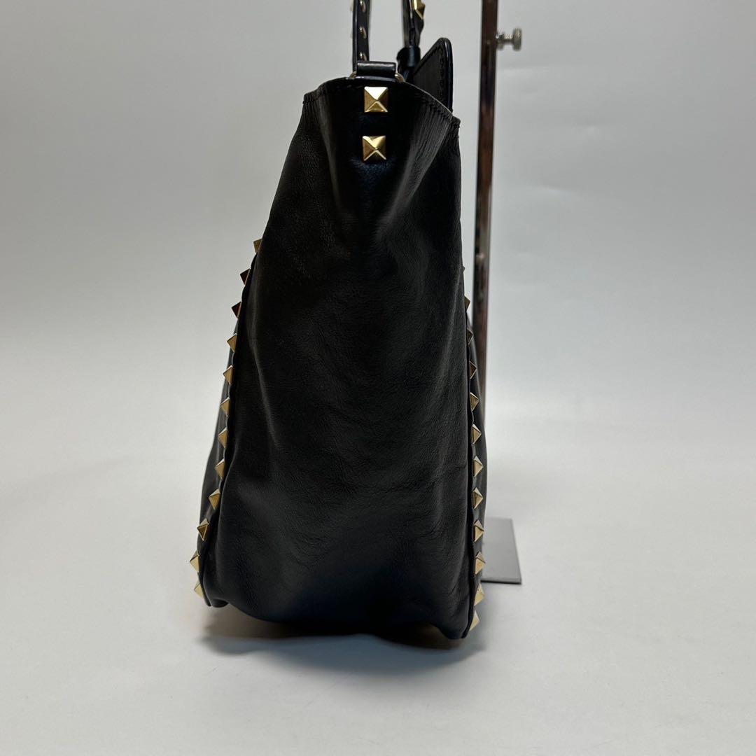 t67【極美品】ヴァレンティノ　ロックスタッズブラックレザー2wayショルダー.
