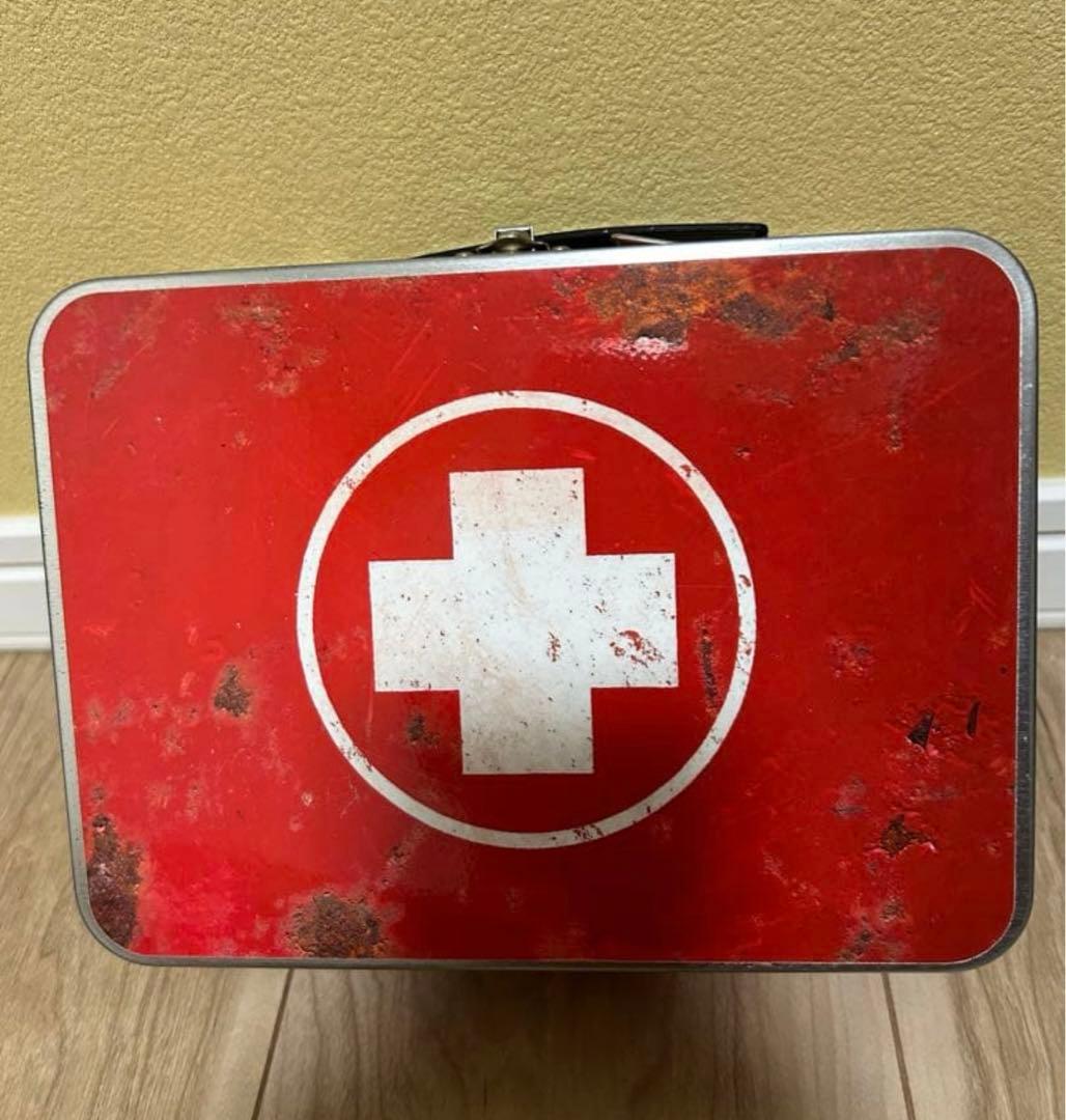 おまけ付きDeadbydaylight 海外製　救急キット デッドバイデイライト