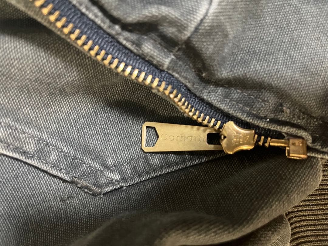 Carhartt アクティブジャケット J25 MOS 革パッチ モスグリーン