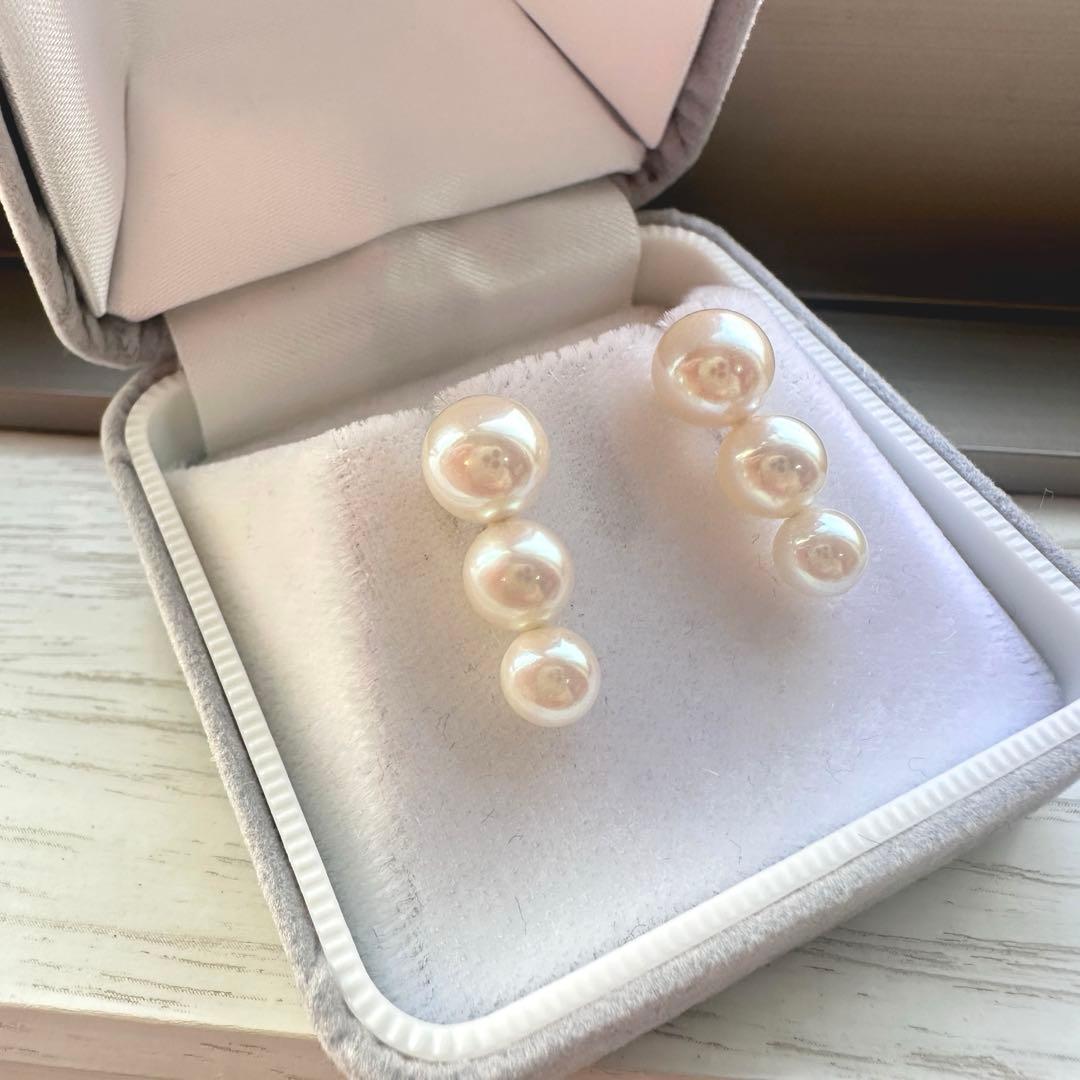 【セール価格】K10YGアコヤ真珠トリプルピアス（ホワイト）