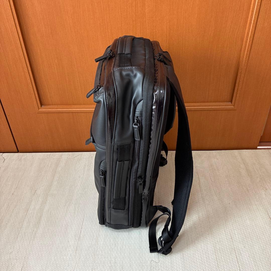 黒のビジネスバッグ 中型