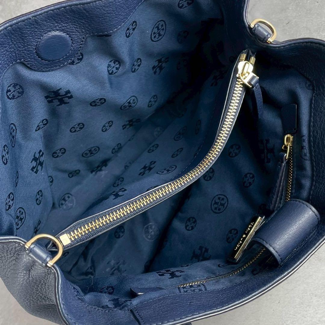 ✨美品✨トリーバーチ　ハンドバッグ　2way クロスボディ　チェーン　レザー　紺