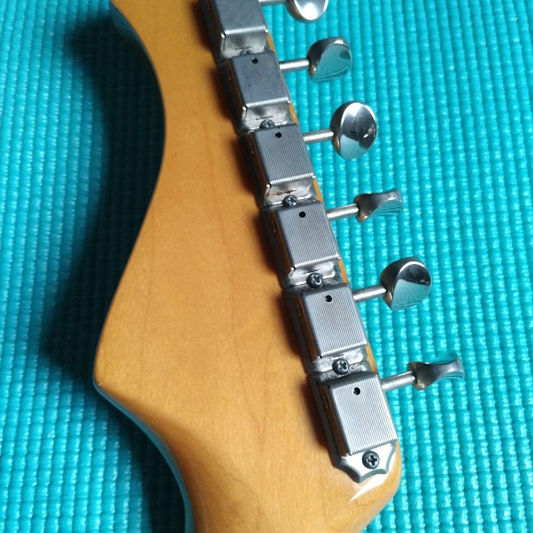 Bacchus ストラトキャスター サンバースト　ユニバース シリーズ