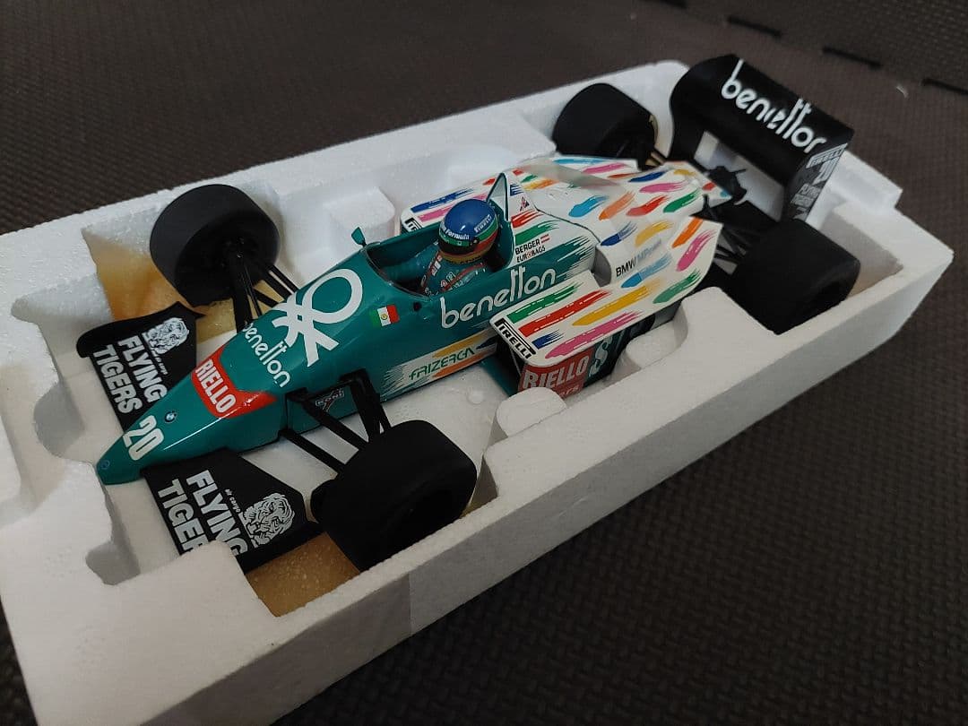 1/18 ミニチャンプス ベネトン BMW B186 1986 G.ベルガー