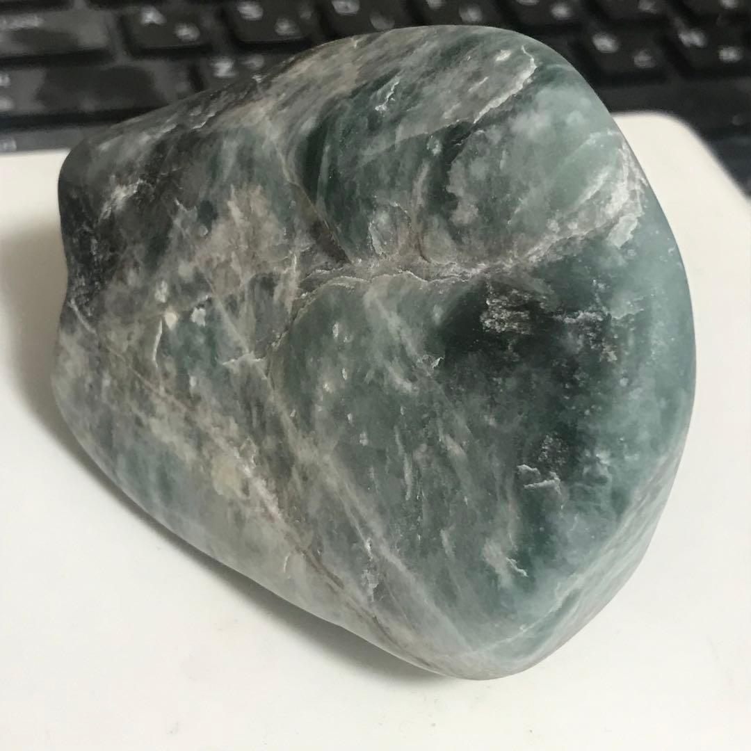 糸魚川翡翠　高透過　271g