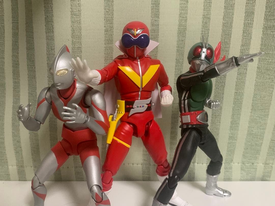 s.h.figuarts ウルトラマン　アカレンジャー　仮面ライダー1号　セット