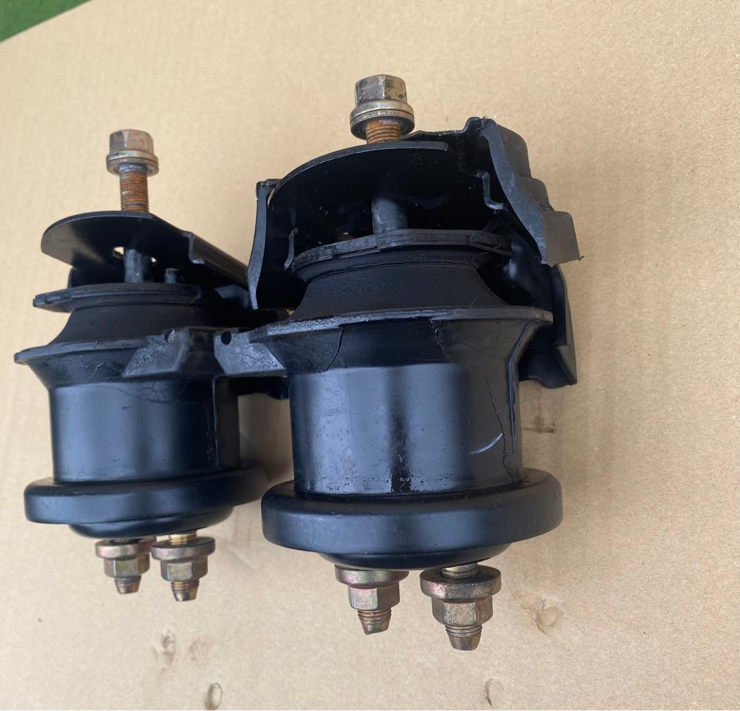 トヨタ　17クラウン JZS171W アスリート　 エステート　エンジンマウント