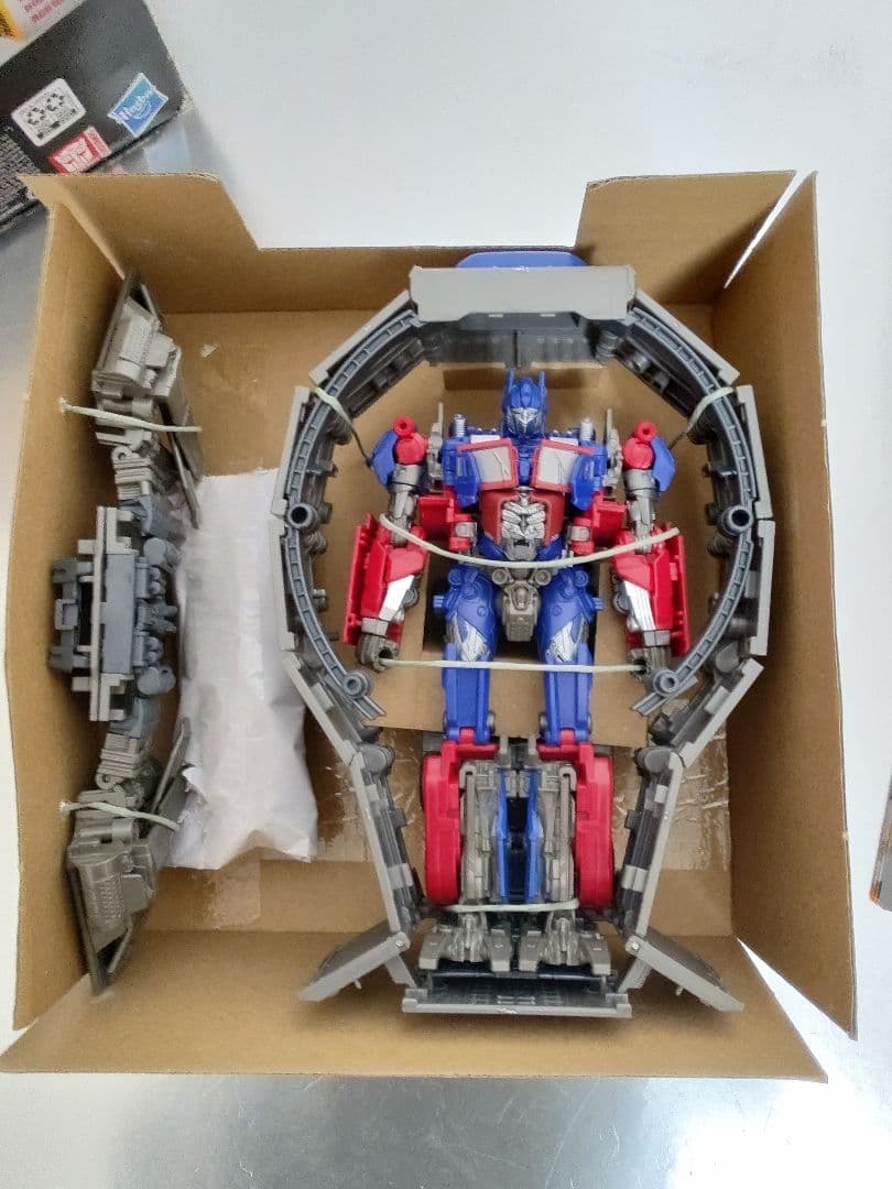 トランスフォーマースタジオシリーズ ジェットウイング オプティマスプライム